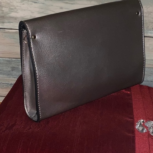 Summer & Rose Celine Crossbody - Picture 2 of 7